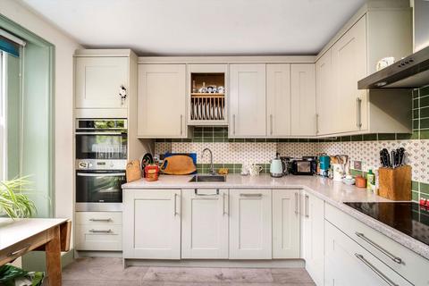 3 bedroom flat for sale, Shalimar Road, London W3