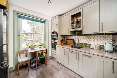 3 bedroom flat for sale, Shalimar Road, London W3