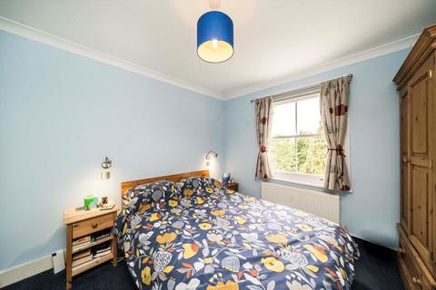 3 bedroom flat for sale, Shalimar Road, London W3