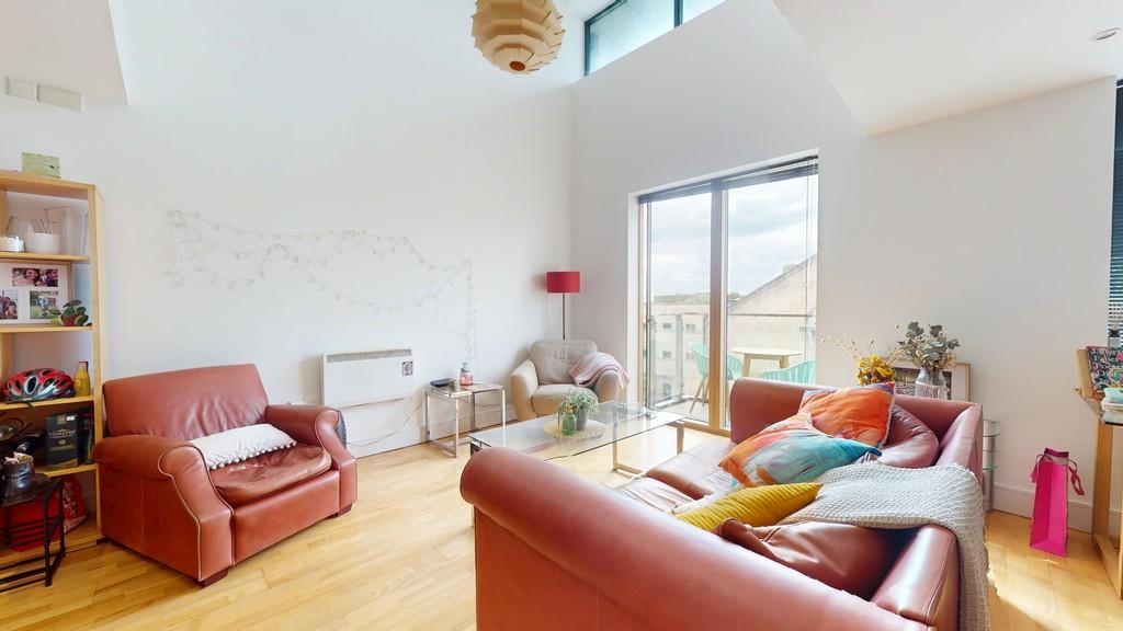 Living room - Angle 2