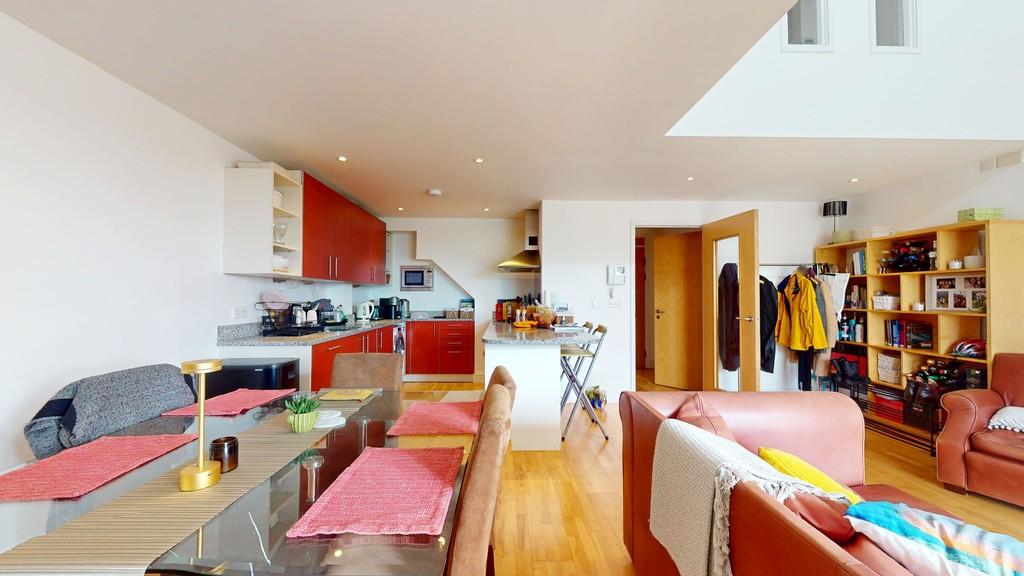 Dining room - angle 1