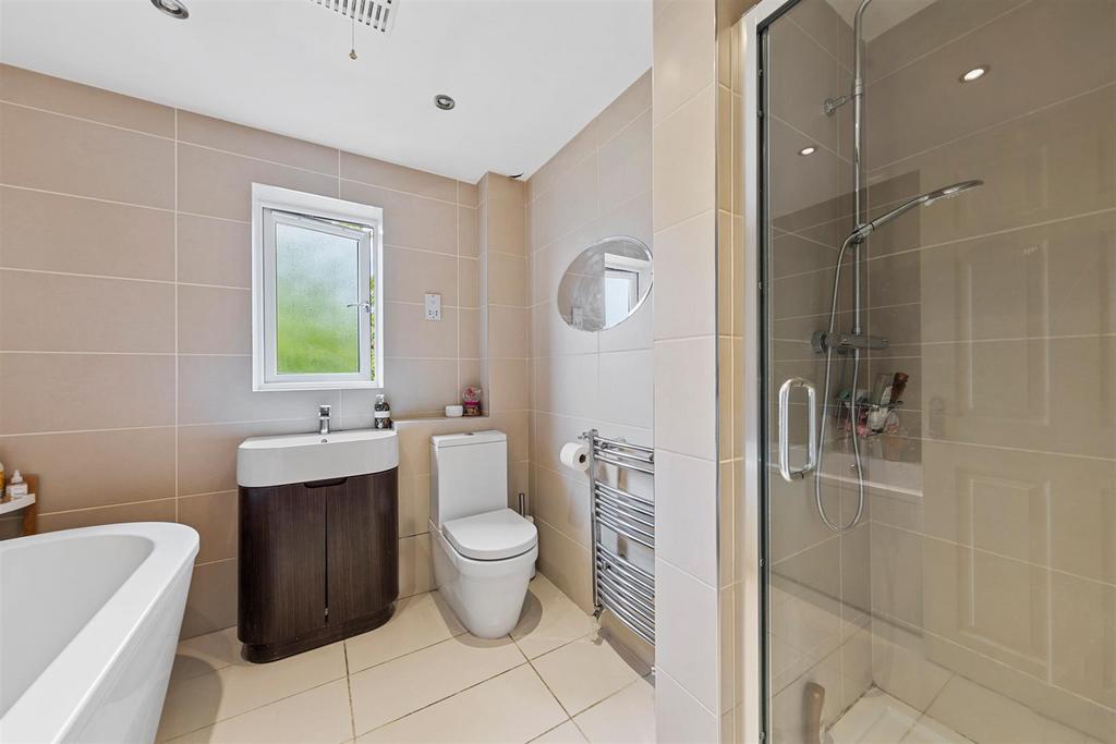 75 Linceslade Gr Web39.jpg