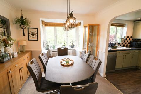 4 bedroom semi-detached house for sale, Valemount, Glossop SK13