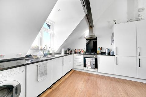 2 bedroom apartment for sale, Whipps Cross Road, London E11