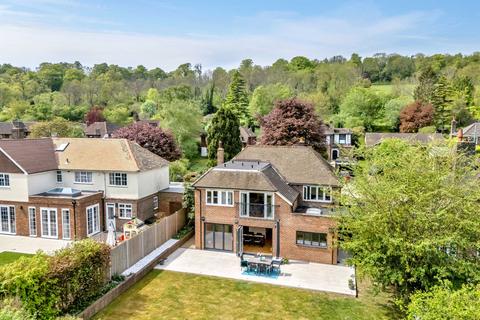 3 bedroom detached house for sale, Dome Hill, Caterham CR3