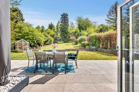 3 bedroom detached house for sale, Dome Hill, Caterham CR3