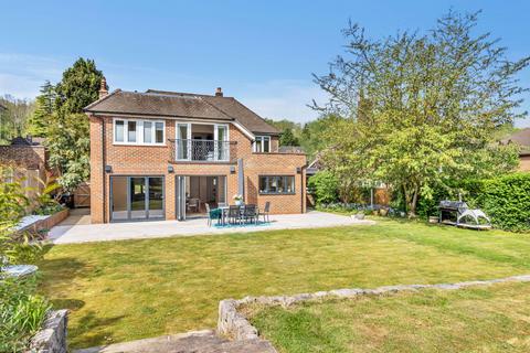 3 bedroom detached house for sale, Dome Hill, Caterham CR3