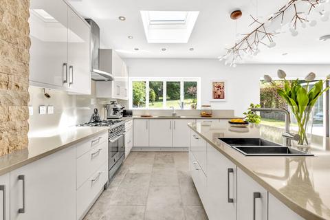 51 Dome Hill, Caterham, CR3 6EF