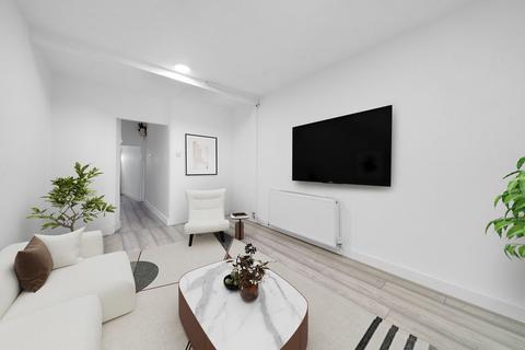 3 bedroom apartment to rent, Barking Road, London, E6