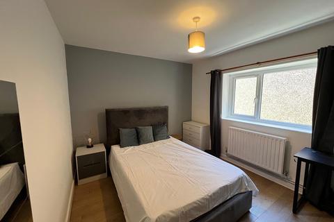 4 bedroom flat to rent, Calvert Terrace, Swansea, SA1