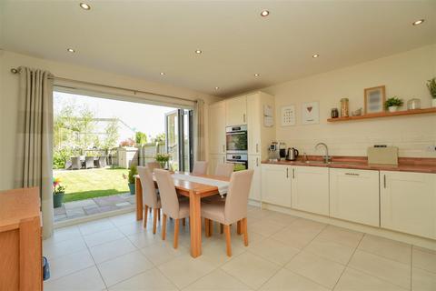4 bedroom detached house for sale, Farro Drive, York