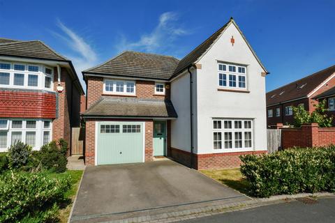 4 bedroom detached house for sale, Farro Drive, York