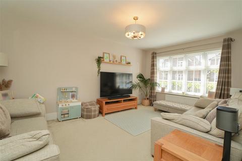 4 bedroom detached house for sale, Farro Drive, York