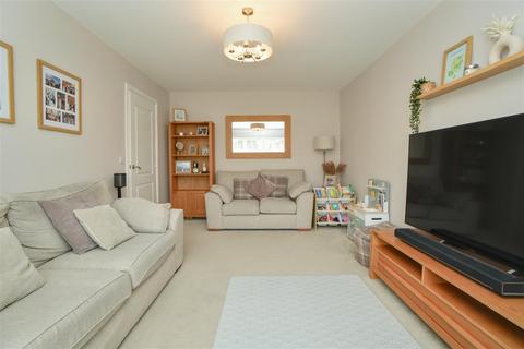 4 bedroom detached house for sale, Farro Drive, York