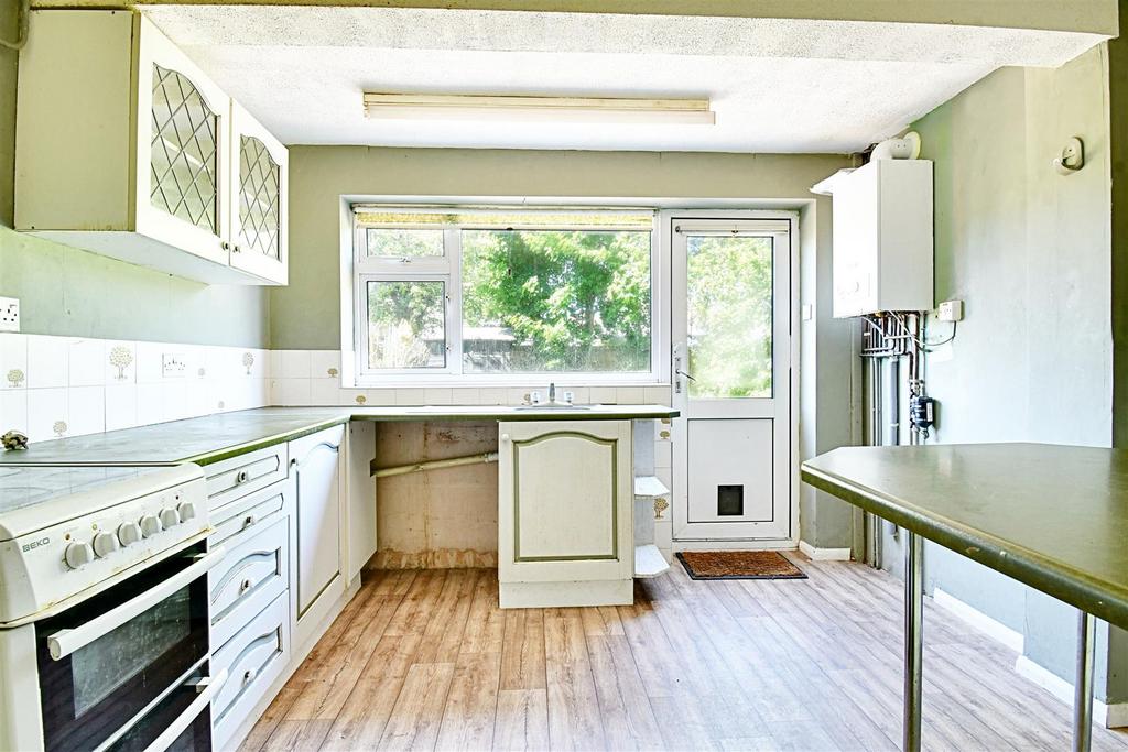 Kitchen 1.jpg