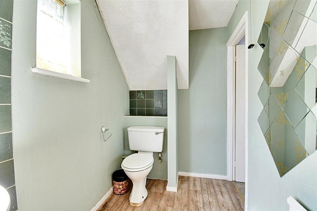 Bathroom 2.jpg