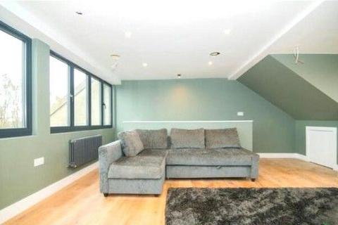 2 bedroom maisonette to rent, Upper Richmond Road West, London, SW14 7JU