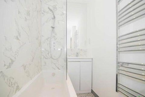 2 bedroom maisonette to rent, Upper Richmond Road West, London, SW14 7JU