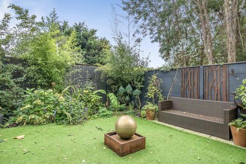 30 Hervey Road, London, SE3 8BS