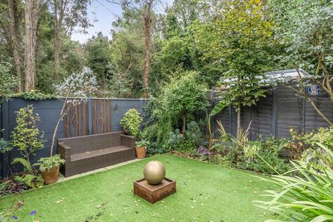 30 Hervey Road, London, SE3 8BS