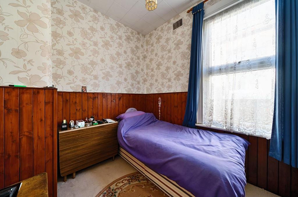 Bedroom 5.jpg