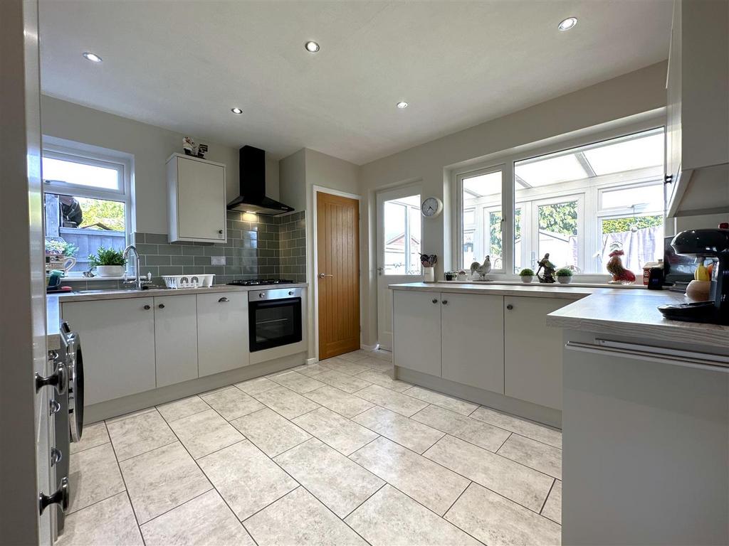 Stylish Modern Kitchen 645
