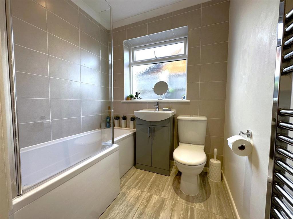 Modern Bathroom 8643