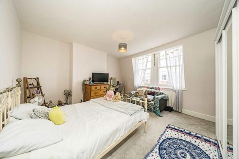 52a Broad Street, Teddington, TW11 8QY