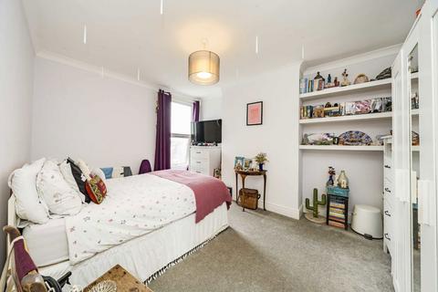 52a Broad Street, Teddington, TW11 8QY