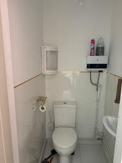 Retail property (high street) to rent, Stoney Lane, Balsall Heath B12
