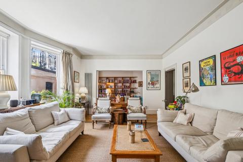 Wynnstay Gardens, London