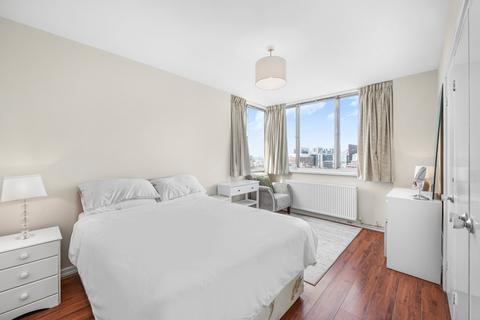2 bedroom flat for sale, Quadrangle Tower, Cambridge Square, London