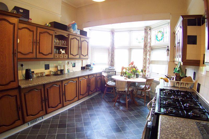 8 Spring Road, Leeds – další
