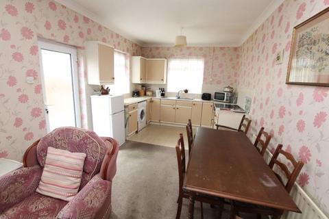 4 bedroom end of terrace house for sale, BRERETON AVENUE, CLEETHORPES