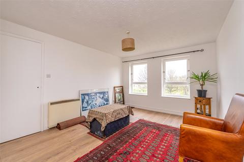2 bedroom flat for sale, 18/6 Drum Terrace, Edinburgh, EH7