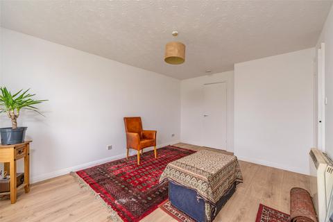 2 bedroom flat for sale, 18/6 Drum Terrace, Edinburgh, EH7