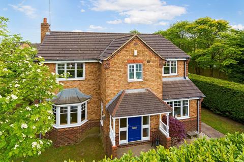 4 bedroom detached house for sale, Balmoral Way, Yeadon, Leeds