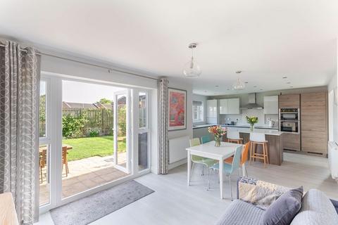2 Thomas Close, Wylam, NE41 8BN