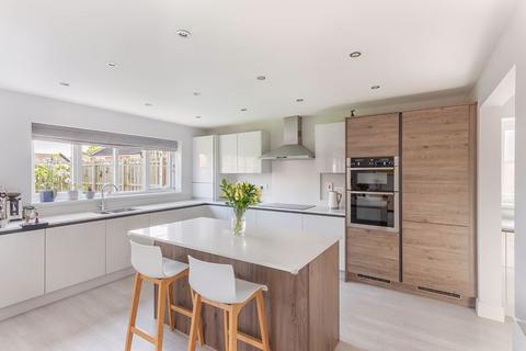 2 Thomas Close, Wylam, NE41 8BN