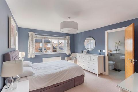 2 Thomas Close, Wylam, NE41 8BN