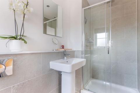 2 Thomas Close, Wylam, NE41 8BN