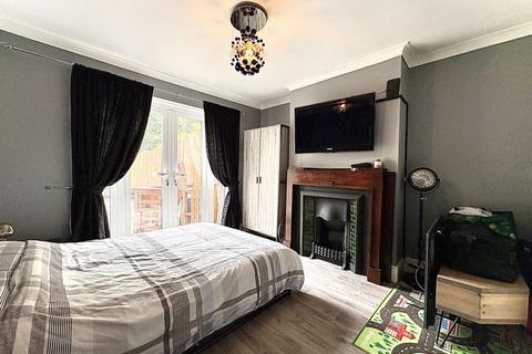 3 bedroom semi-detached house for sale, Parkes Hall Road, WOODSETTON, DY1 3SH