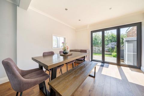 65 Hilley Field Lane, Fetcham, Leatherhead, KT22 9UP
