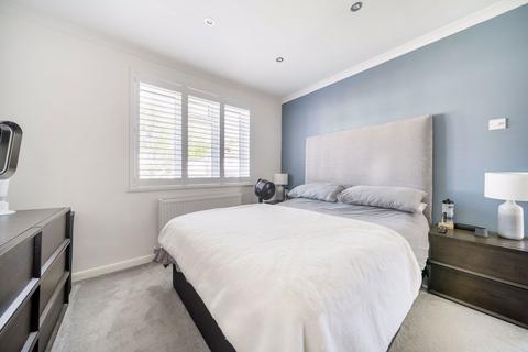 65 Hilley Field Lane, Fetcham, Leatherhead, KT22 9UP