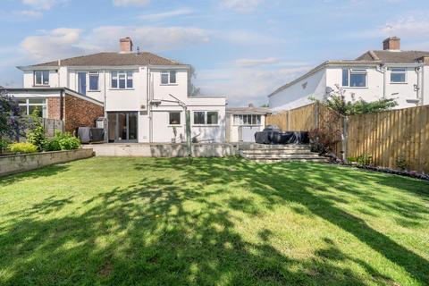 65 Hilley Field Lane, Fetcham, Leatherhead, KT22 9UP