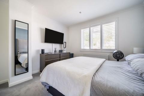 65 Hilley Field Lane, Fetcham, Leatherhead, KT22 9UP
