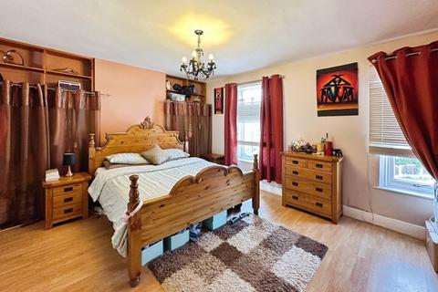 170 Bloxwich Road, Walsall, WS2 7BQ