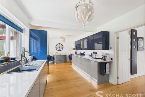 16 Yarm Court Road, Leatherhead, KT22 8PA