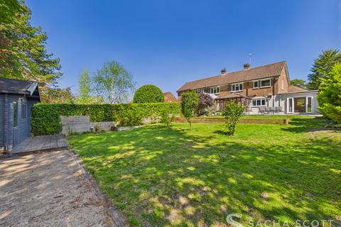 16 Yarm Court Road, Leatherhead, KT22 8PA