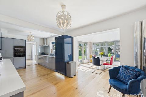 16 Yarm Court Road, Leatherhead, KT22 8PA